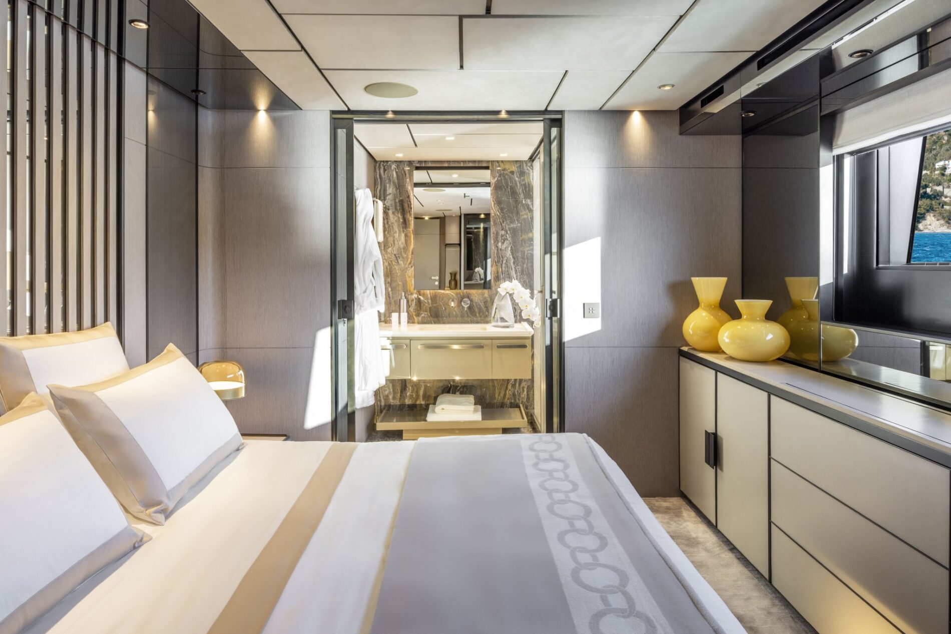 CustomLine140NewLowerDeck 0003 63344 1900x1266