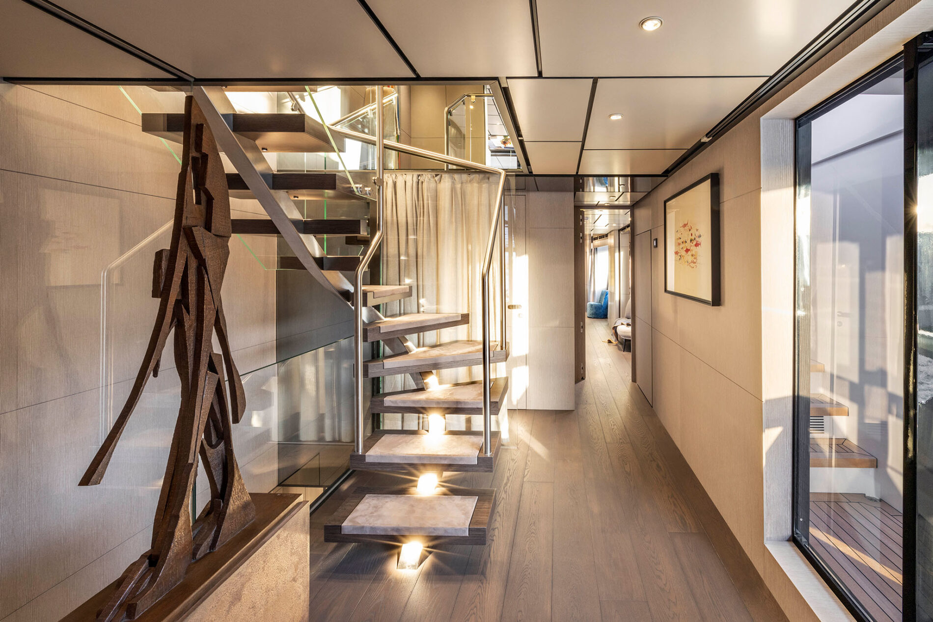 CustomLine140NewMainDeck 0006 63320 1900x1267