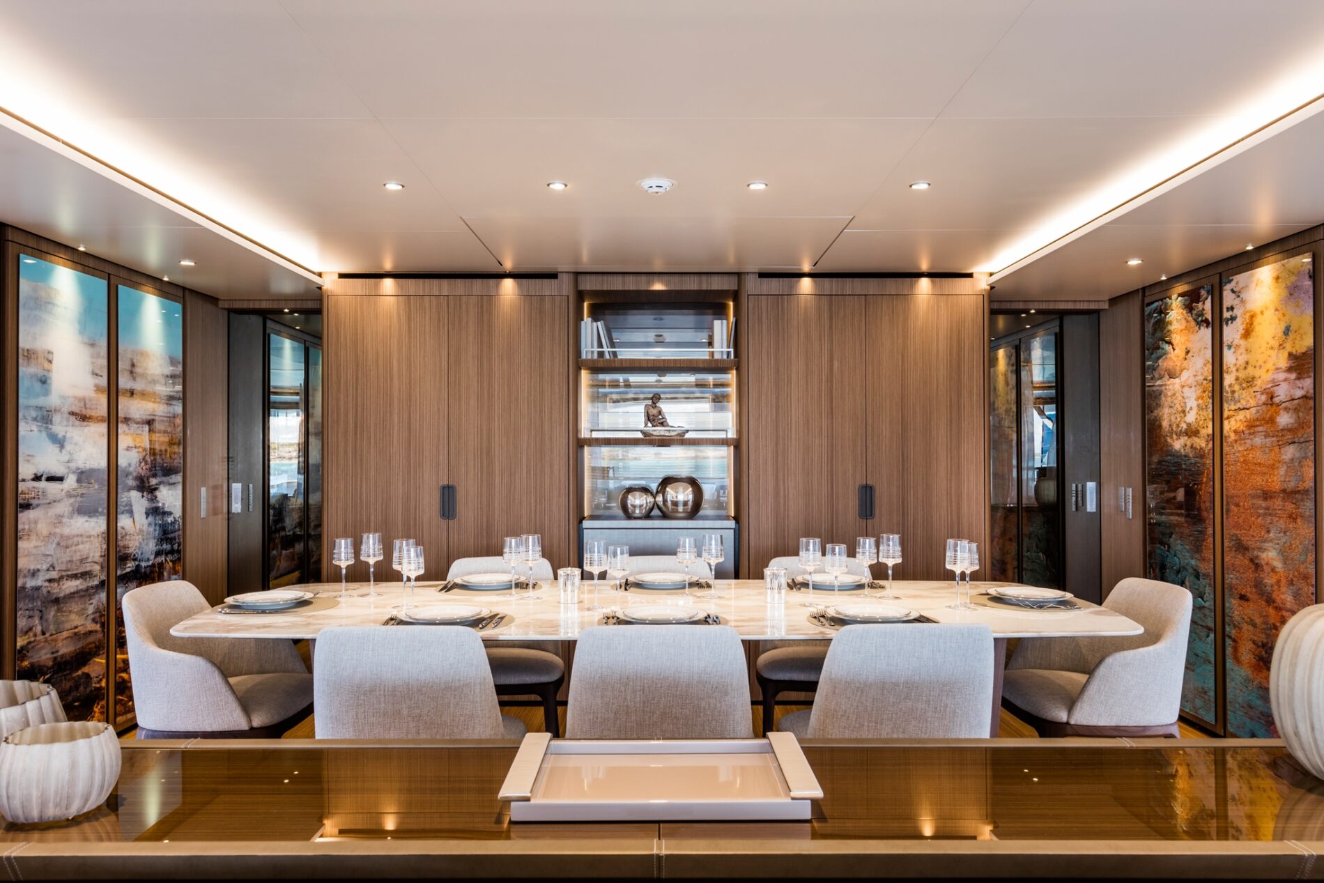 CustomLine120NewMainDeck 0006 31865 1900x1267