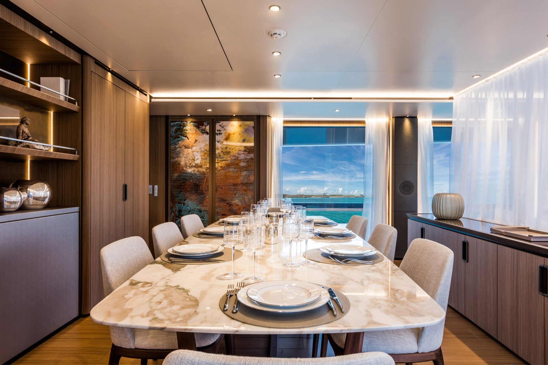 CustomLine120NewMainDeck 0007 31866 1900x1267