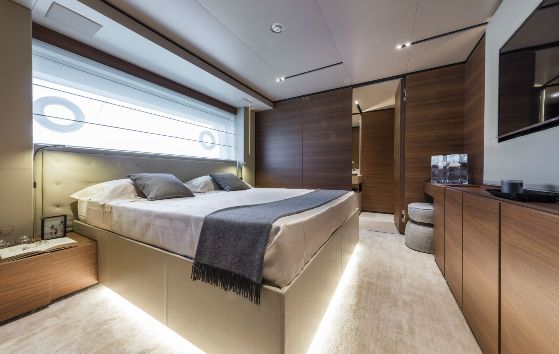 CustomLineNavetta33NewLowerDeck 0003 26070 1900x1206