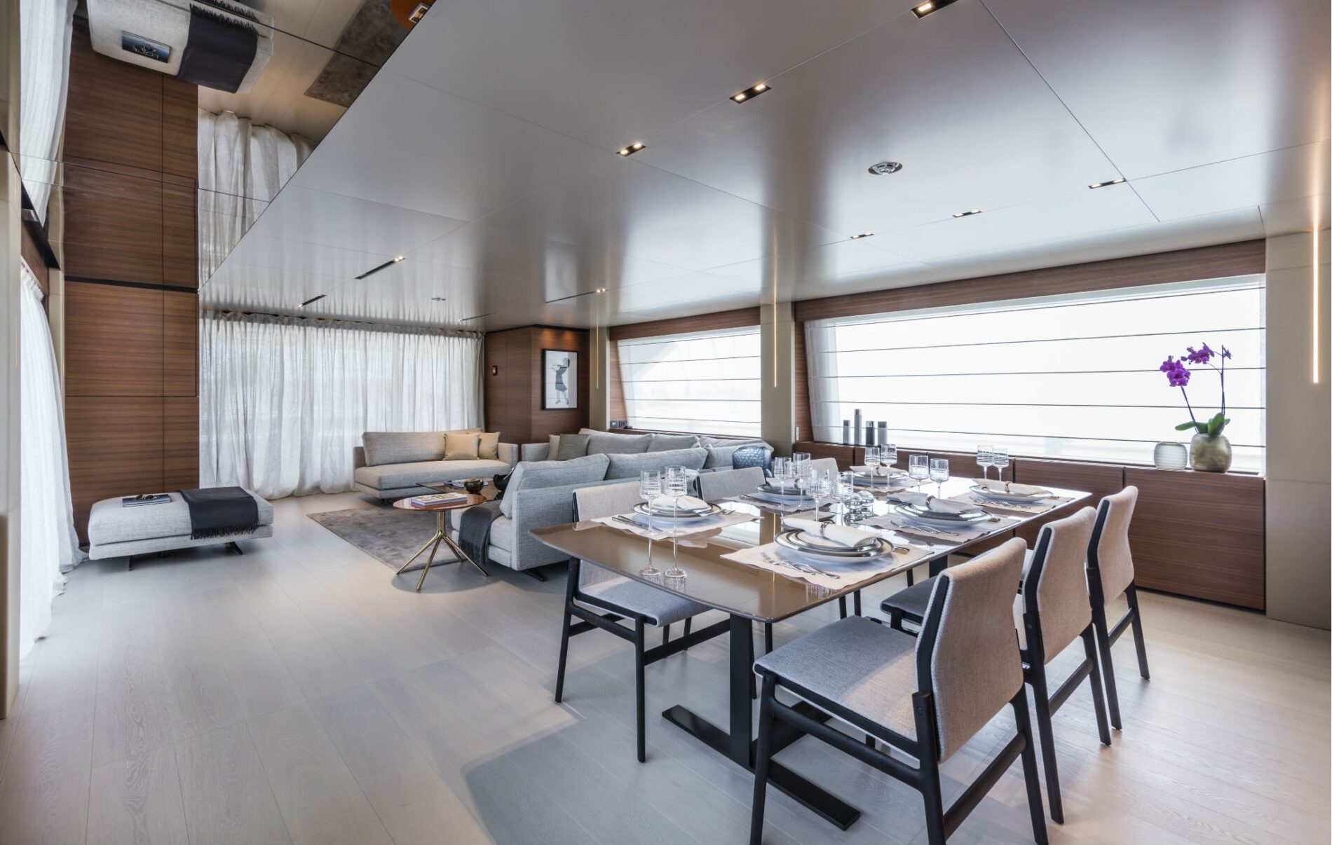 CustomLineNavetta33NewMainDeck 0001 26061 1900x1206