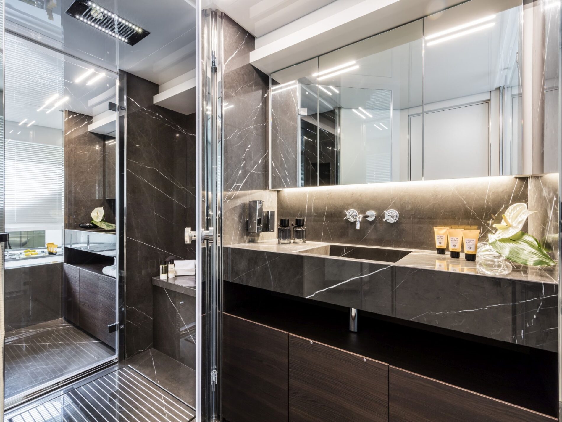 CustomLineNavetta37Maindeck 0006 18437 1900x1425