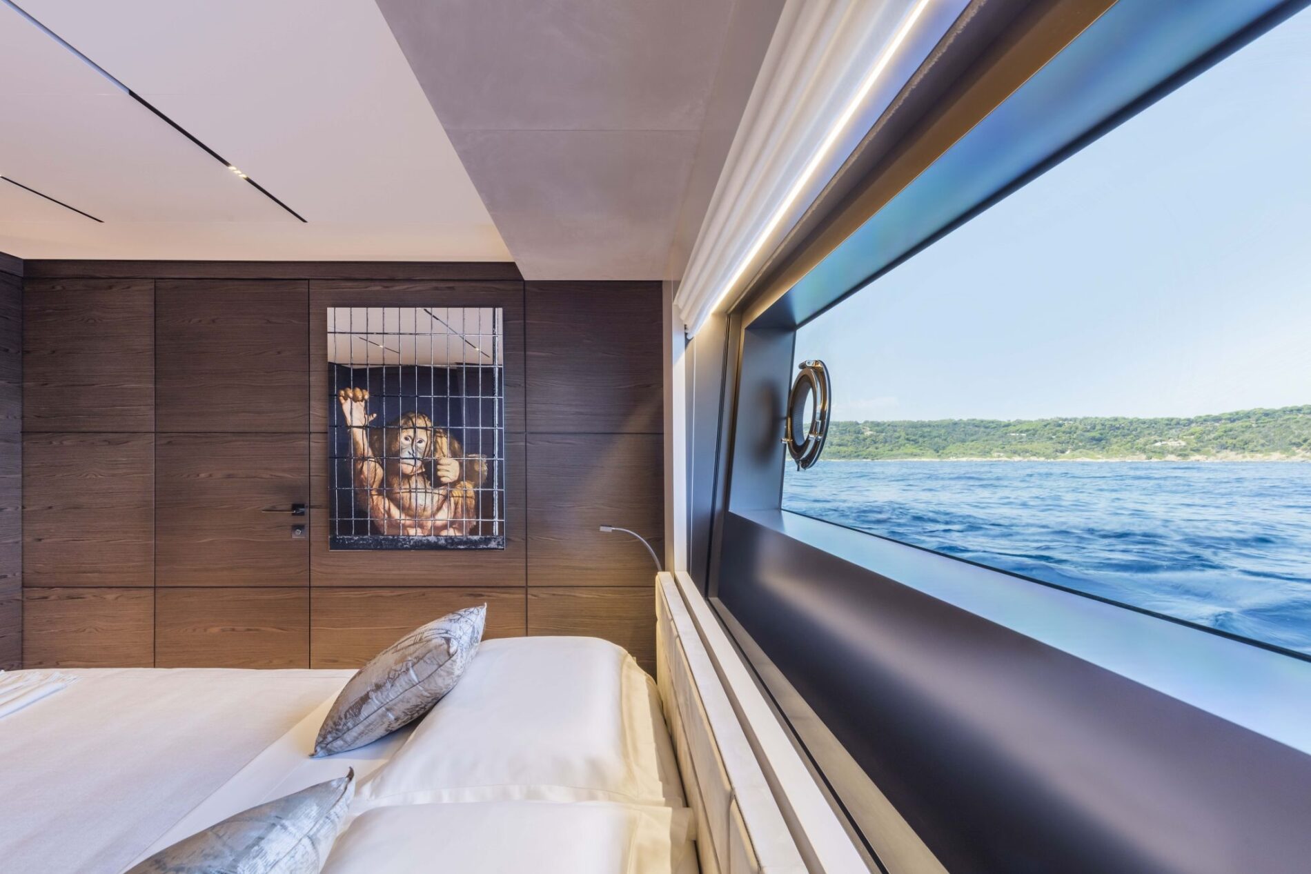 CustomLineNavetta42LowerDeck 0003 35218 1900x1267