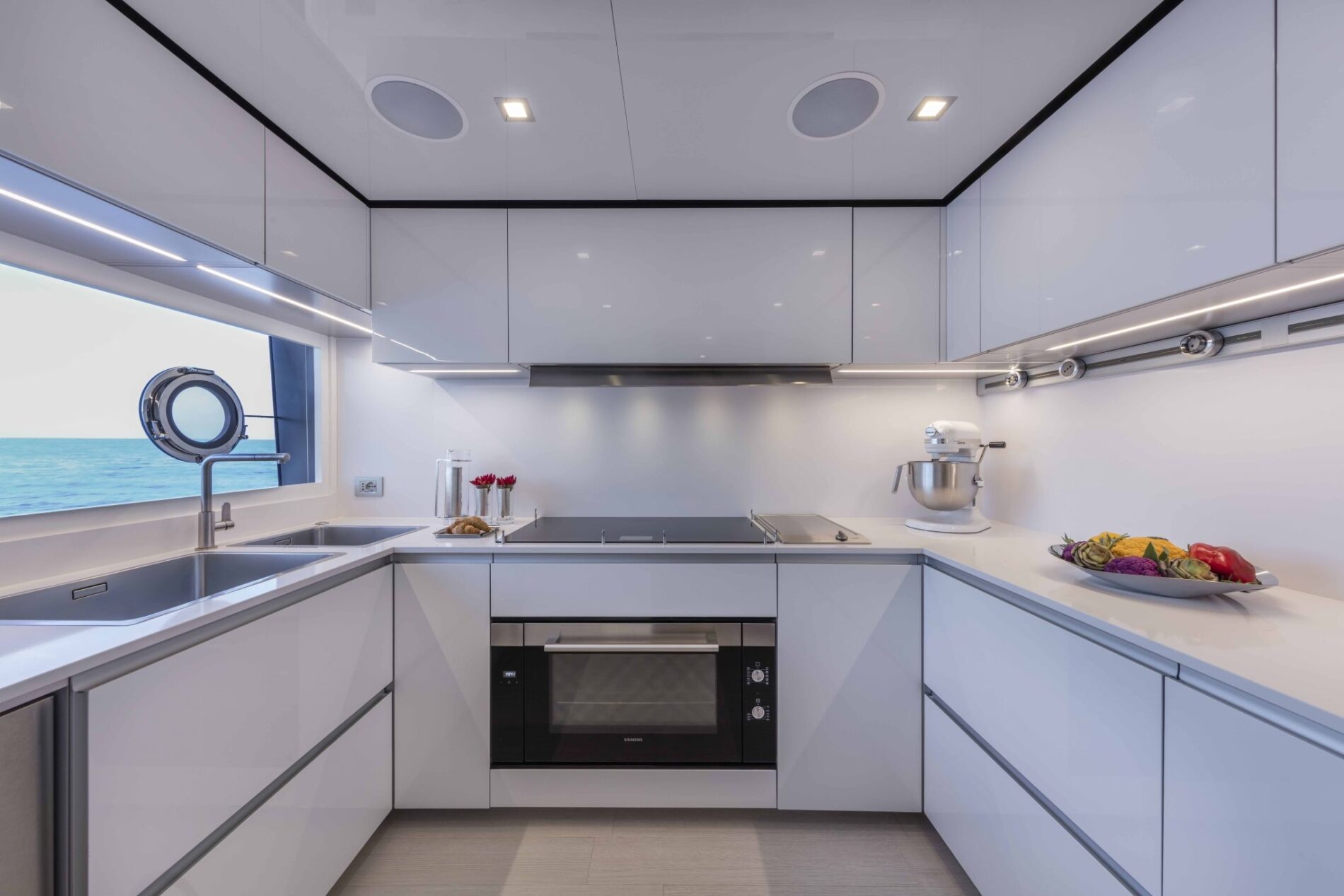 CustomLineNavetta42LowerDeck 0006 35221 1900x1267